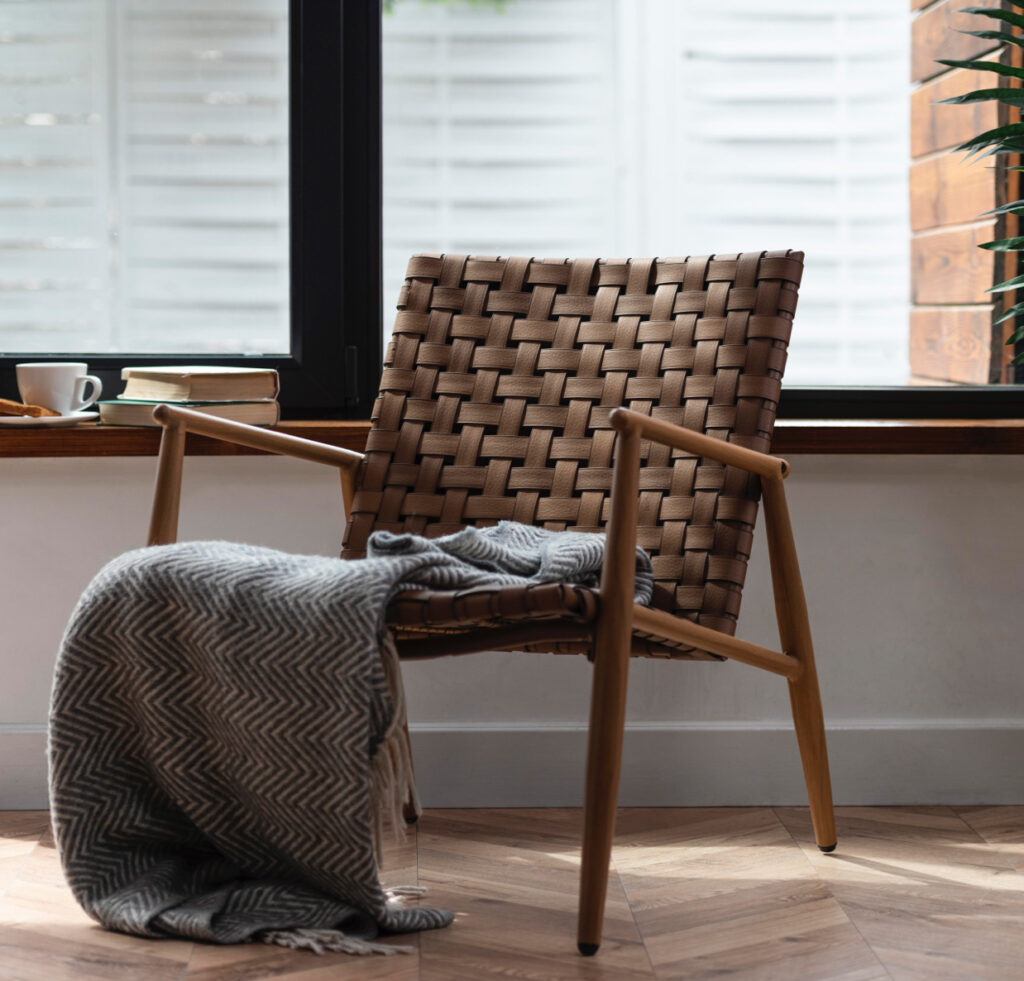 Minimalistic Living Room Home Interior Design Chair 1024x981