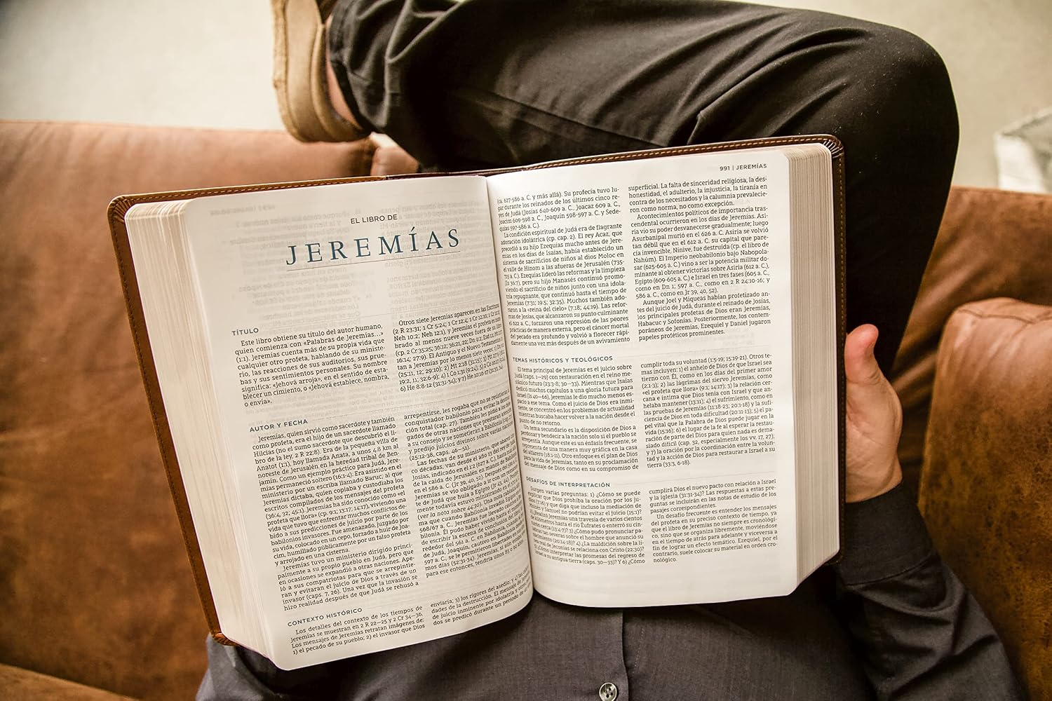 Biblia De Estudio MacArthur - NBLA - Café - Image 4